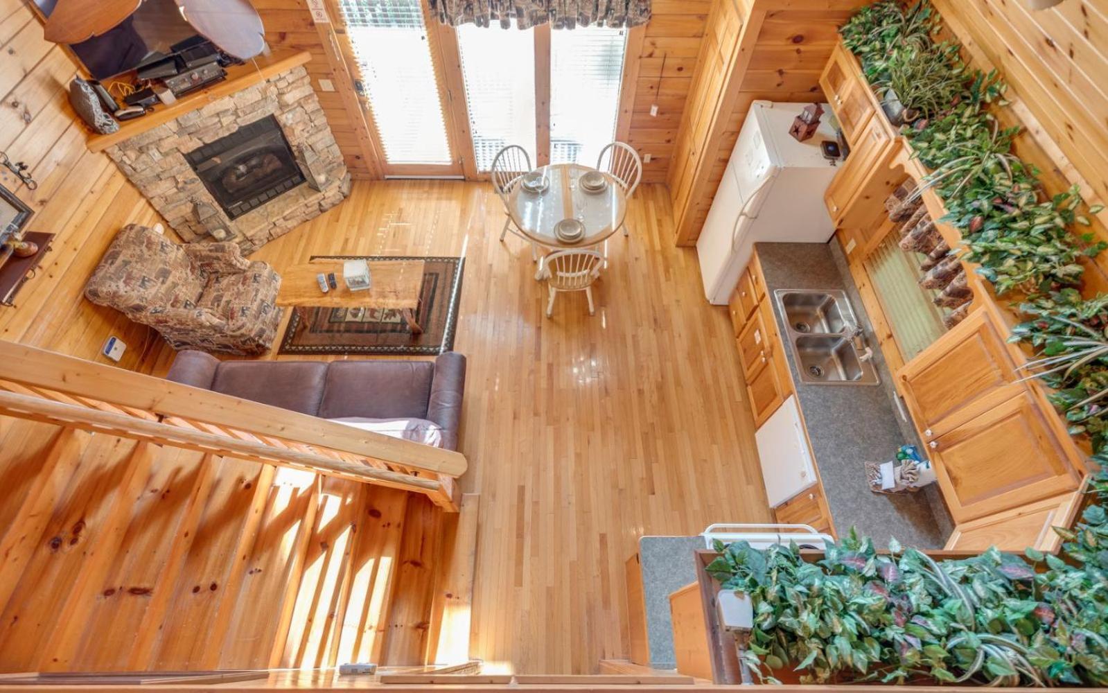 Hugs N Kisses Pool Table Hot Tub Pool Table Community Pool Close To Downtown Gatlinburg Exterior foto