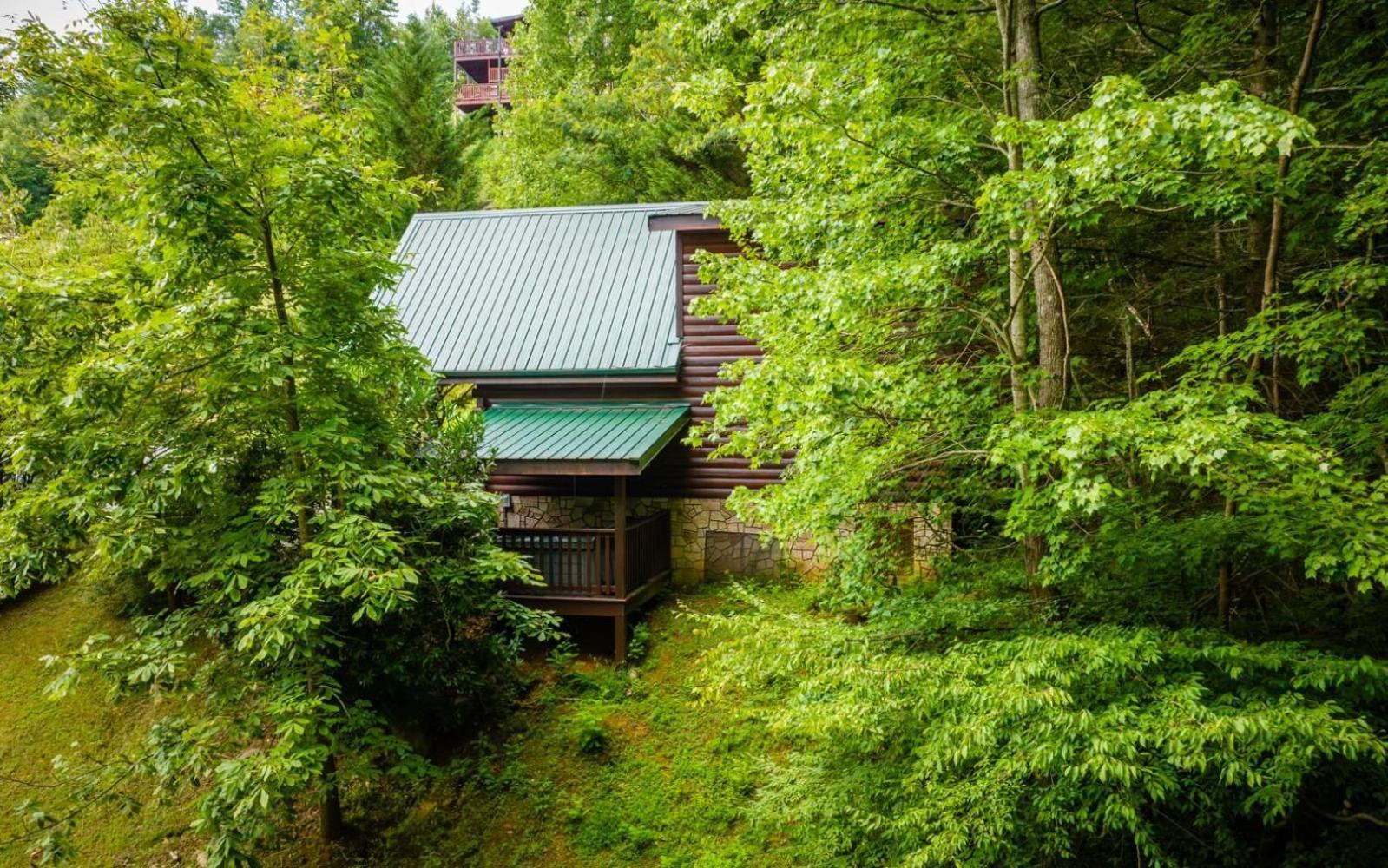 Hugs N Kisses Pool Table Hot Tub Pool Table Community Pool Close To Downtown Gatlinburg Exterior foto
